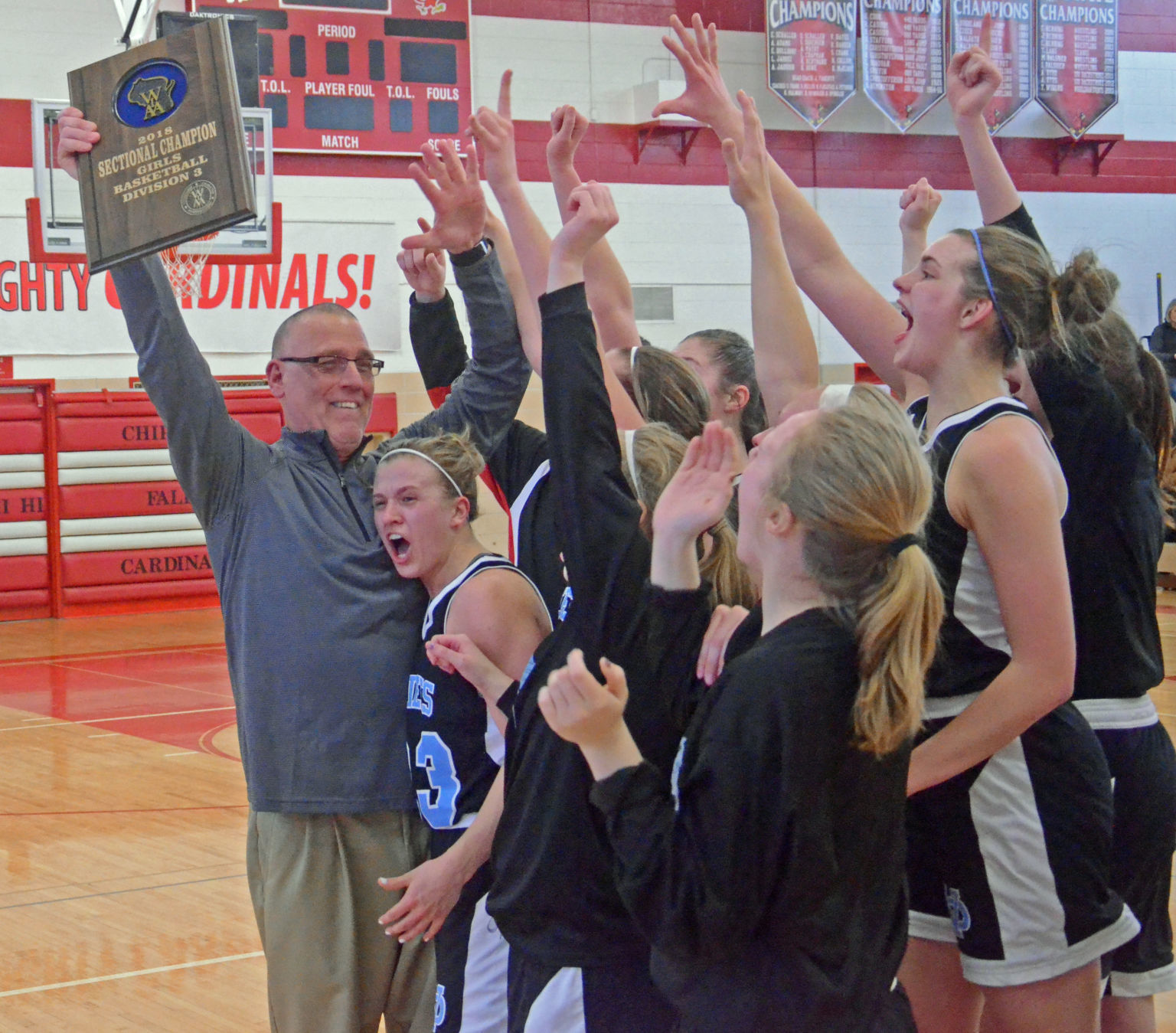 Wisconsin Dells girls basketball wins first-ever Sectional title